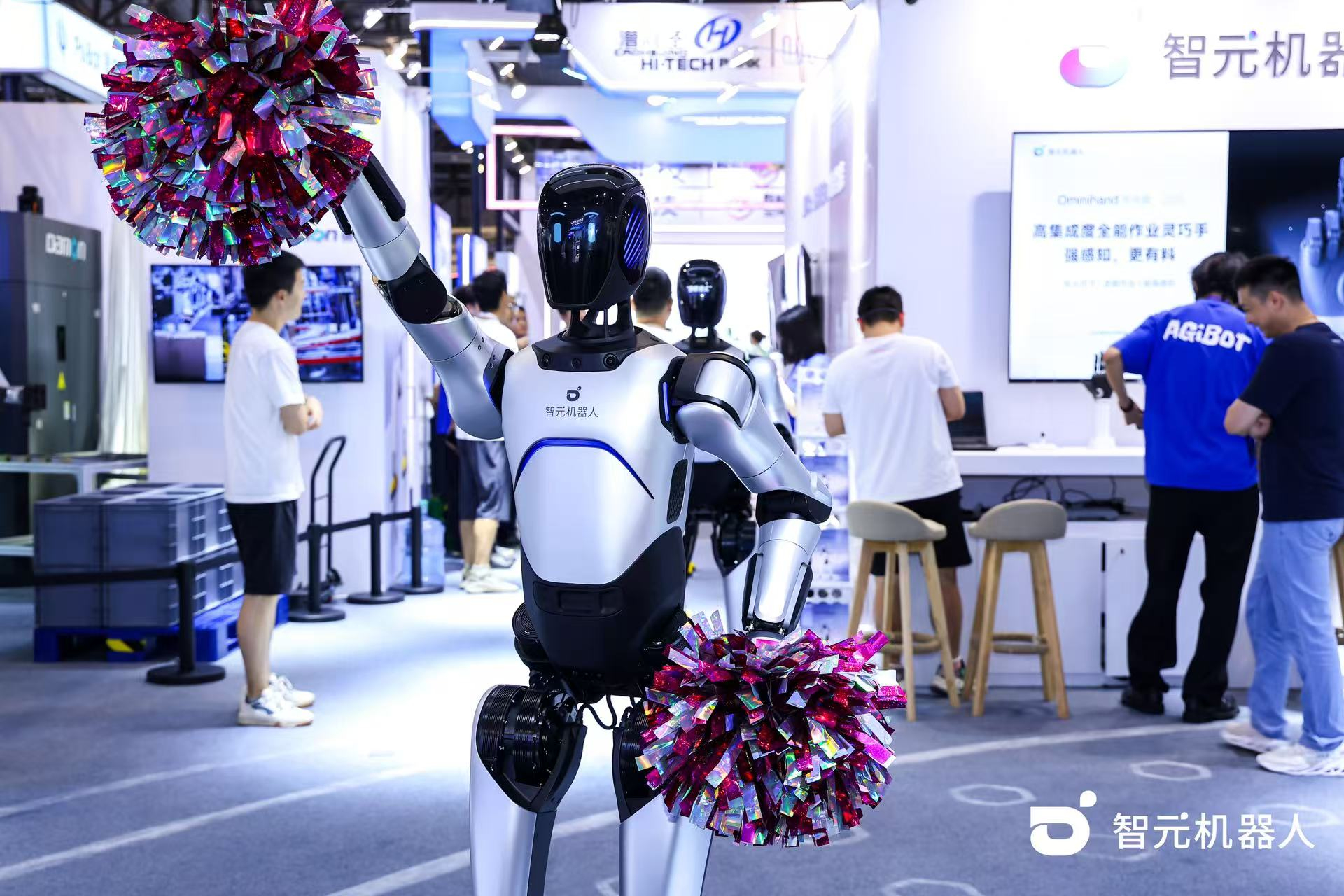 米兰机器人 WAIC 首日展台火爆，机器...